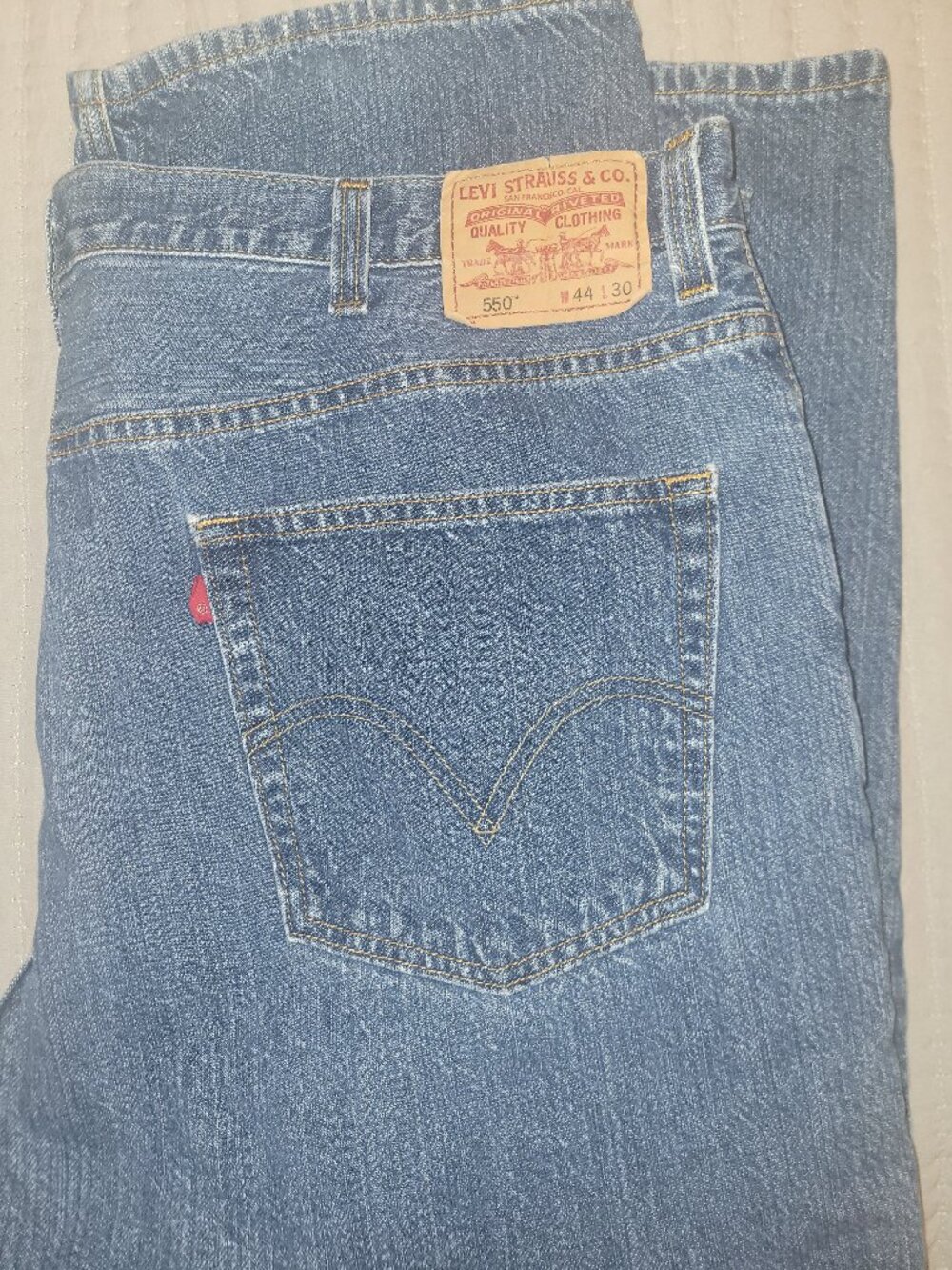 Genuine Levi’s 550 Relaxed Fit Men’s Jeans 44 x 30 Very Good Condition